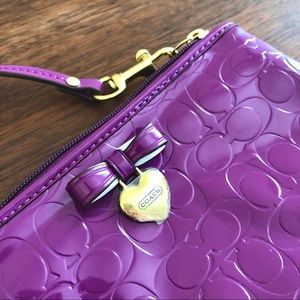 💜 Coach Wristlet Wallet